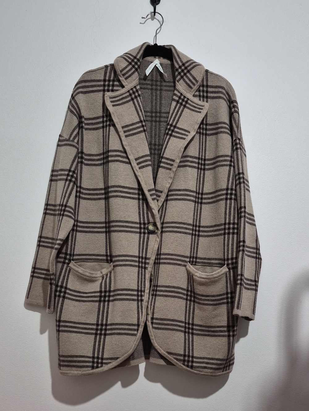 DREAMERS SWEATER PLAID WINDOW PANE BEIGE BLACK